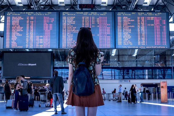 Luksusowy transport osób - jakie usługi warto wynająć na specjalne okazje?